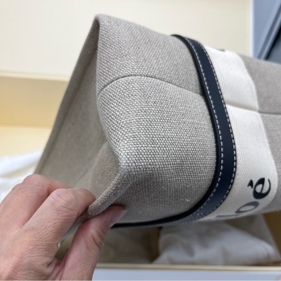 Chloe Woody medium tote - Picture 6 of 12